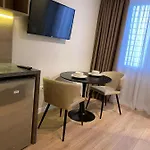 Hotel Living