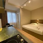 酒店 Living 4*