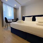 酒店 Living 地拉那