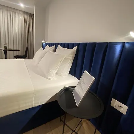 Hotel Living