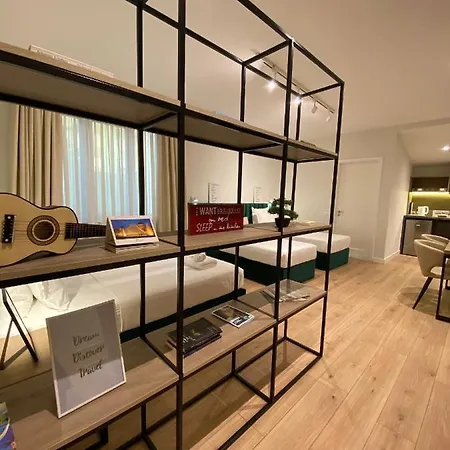 Living 4* Tirana
