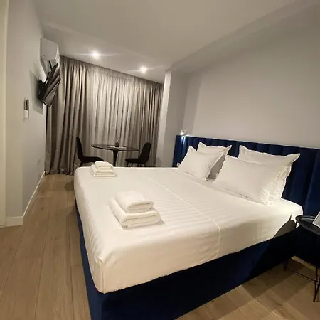 Hotel Living
