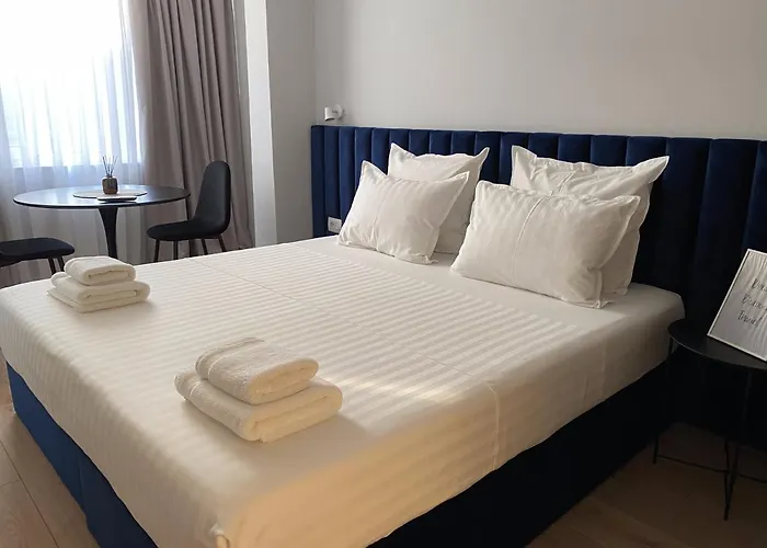 فندق Living تيرانا